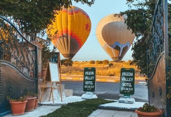 Pigeon Valley Hotel allows 18 year olds to book a room