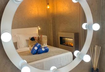 Mamma Mia Hotel Boutique - Only Adults has Balcony rooms