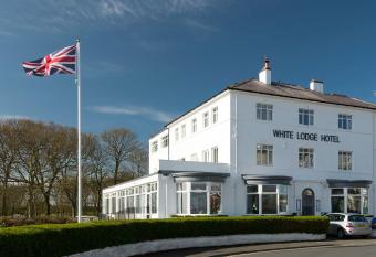 The White Lodge Hotel has Balcony rooms