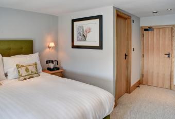 Barn Owl Inn allows 18 year olds to book a room