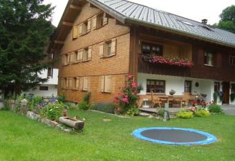 Ferienbauernhof Beer has Balcony rooms