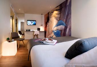 Hotel Max has Balcony rooms