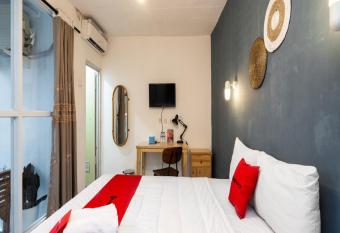 RedDoorz near Exit Toll Tanah Baru Bogor allows 18 year olds to book a room
