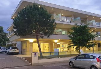 Residence I Diamanti allows 18 year olds to book a room