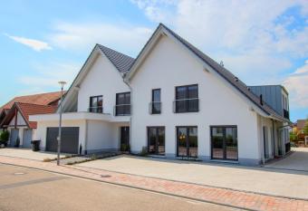 Pension Yvonne - SUPERIOR allows 18 year olds to book a room