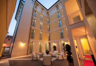 Residenza Agnello D Oro has Balcony rooms