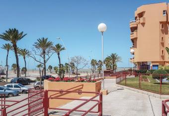 Apartamentos Sanlucar Beach 1 allows 18 year olds to book a room