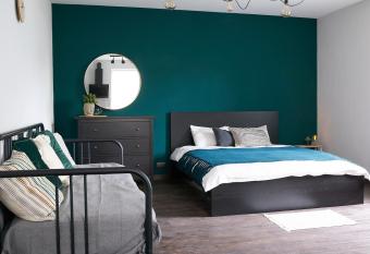 Greenhouse Apartments has Balcony rooms