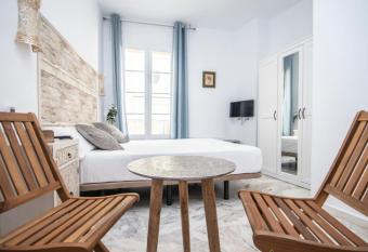 Mariam House has Balcony rooms