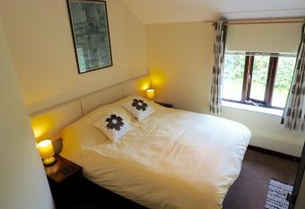Swallow Cottage at Duffryn Mawr Cottages allows 18 year olds to book a room