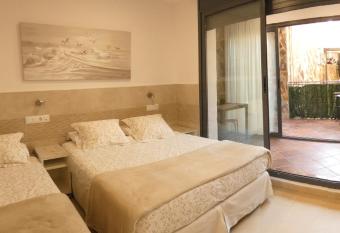 Hostal House has Balcony rooms