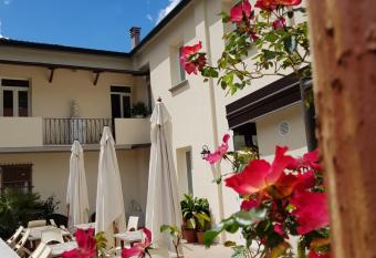 Locanda Elena allows 18 year olds to book a room