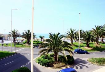 Pensi  n Tu Hogar allows 18 year olds to book a room