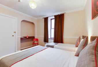 Lost Guest House Peterhead allows 18 year olds to book a room