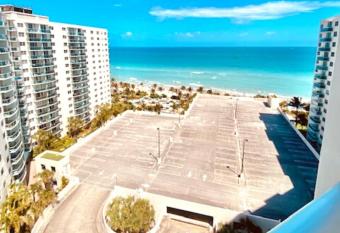 Miami Hollywood High Rise Condo 004-22bvic has Balcony rooms