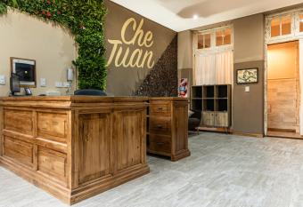 Che Juan Hostel BA allows 18 year olds to book a room