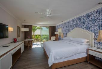 Krystal Grand Puerto Vallarta - All Inclusive allows 18 year olds to book a room