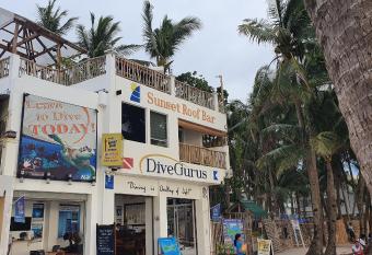 DiveGurus Boracay Beach Resort has Balcony rooms