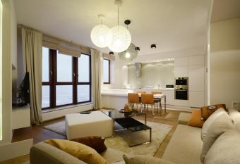 Dom & House - Apartamenty Sea Towers allows 18 year olds to book a room