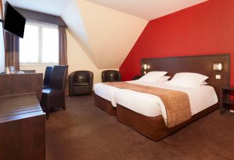 Kyriad Tours - Jou  -L  s-Tours allows 18 year olds to book a room