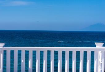 Hotel Samaras Beach allows 18 year olds to book a room