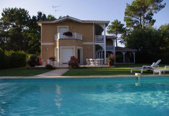 LE CLOS D IGNAC has Balcony rooms