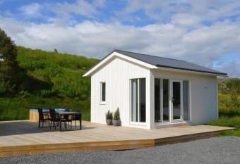 Dalabyggd Cottages - Romantic stay by the Secret Lagoon has rooms with a private hot tub