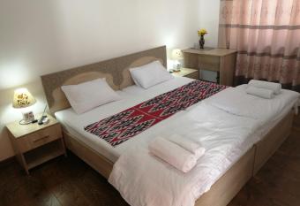 Anis-Pari Hotel has Balcony rooms