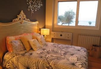 La Concha Beach ZEN Seaview Apartment allows 18 year olds to book a room