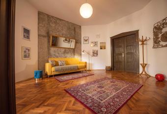 Eclectic Apartament Oradea allows 18 year olds to book a room