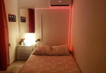 Ach   Tropical Studio@white-Red has rooms with a private hot tub