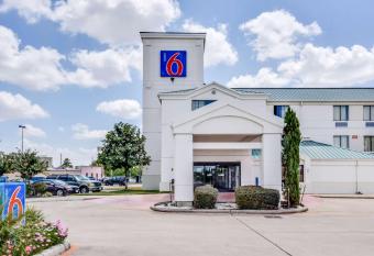Motel 6-Katy, Tx - Houston has Smoking rooms