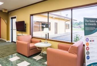 Rodeway Inn has Smoking rooms