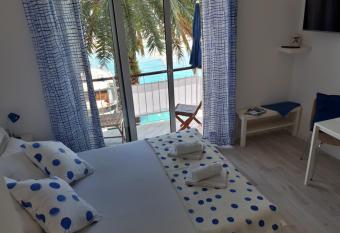 Studio Udica has Balcony rooms