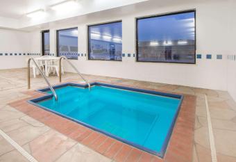 Super 8 by Wyndham Big Cabin/Vinita Area has Smoking rooms