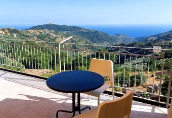 b&b Don Peppe - Don Ilario allows 18 year olds to book a room