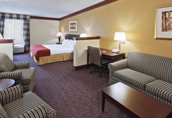 Days Inn & Suites Tahlequah has Smoking rooms