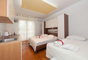 Apartmani   ari   has Balcony rooms