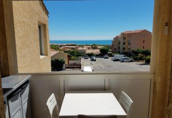 St Pierre La Mer, VUE SUR MER, Quartier calme, T2 has Balcony rooms