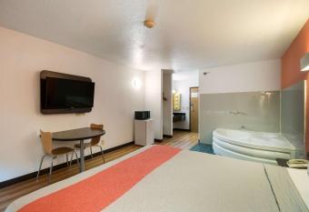 Motel 6 Davenport IA has rooms with a private hot tub