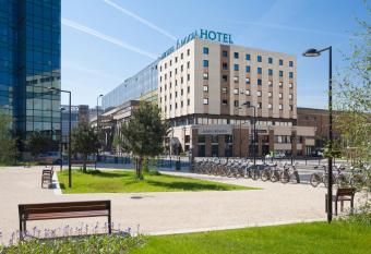 R  sidence IFEC allows 18 year olds to book a room