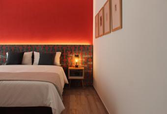 Calma di vento allows 18 year olds to book a room