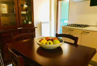 casetta nel borgo storico has Balcony rooms