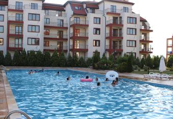 PANTELI APART HOUSE allows 18 year olds to book a room