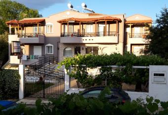 Kostalina Hotel Studios has Balcony rooms