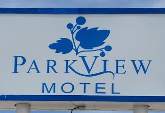 Parkview Motel has Smoking rooms