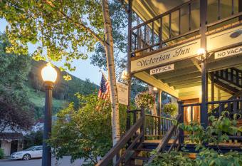 The Victorian Inn has Balcony rooms