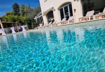 Le Flor  al has Balcony rooms
