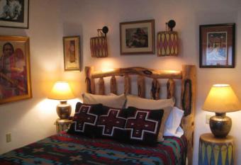 La Dona Luz Inn an Historic B&B has Balcony rooms