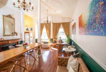 Washington Square Inn allows 18 year olds to book a room